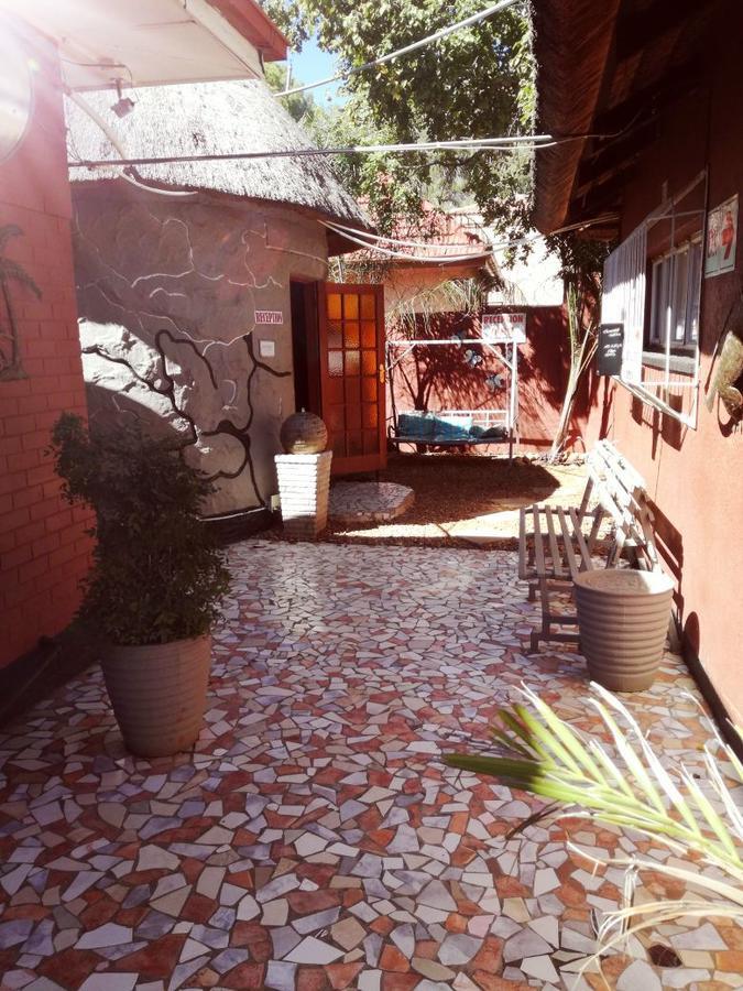 Larona Inn Mafikeng Kültér fotó
