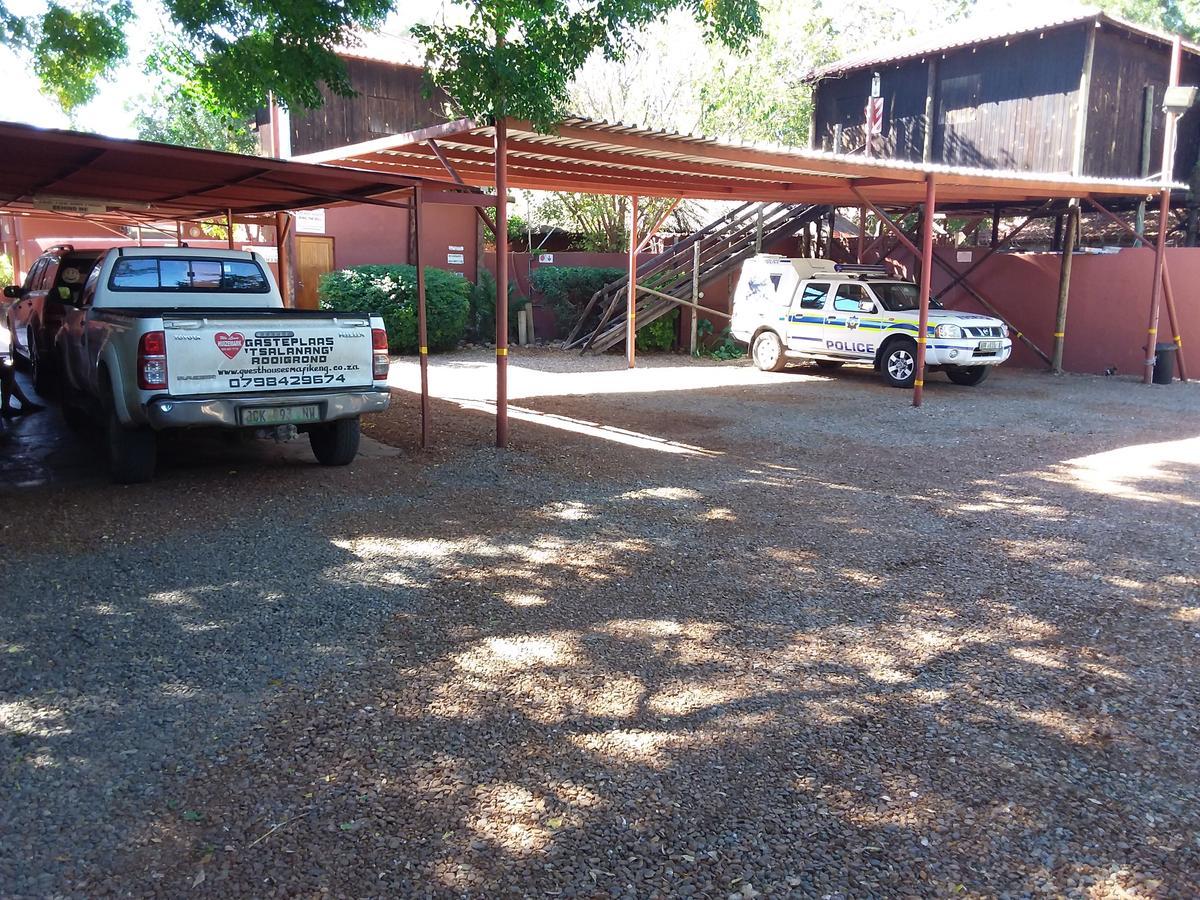 Larona Inn Mafikeng Kültér fotó